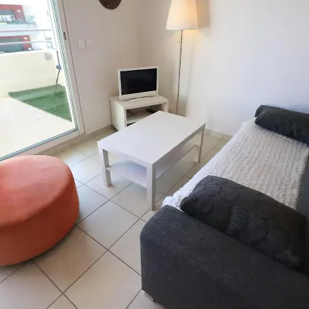 T2 Avec Terrasse, Parking Et Piscine A Sete, Proche - Fr-1-472-117 Apartment *