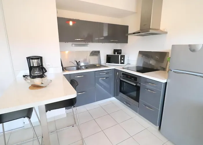 Appart 2P à Sète avec Terrasse et Garage - FR-1-472-117 *