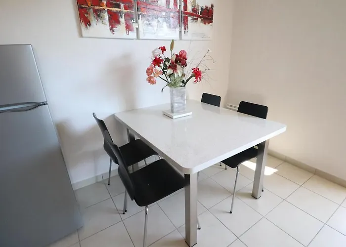 Appart 2P à Sète avec Terrasse et Garage - FR-1-472-117 * Sète